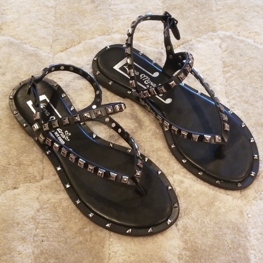 Sandels never worn no tags just not needed so sell